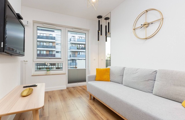 Atrium Promenada Apartment by Renters