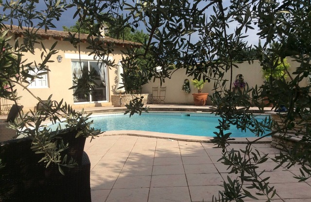 Chalet adosado con piscina