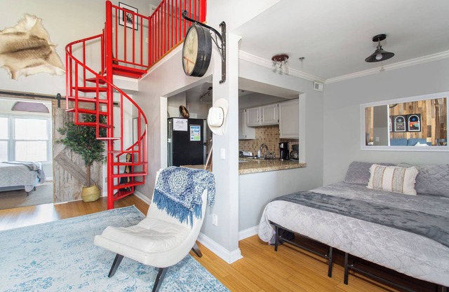 Attached Units! Park Free Walk 2 Broadway