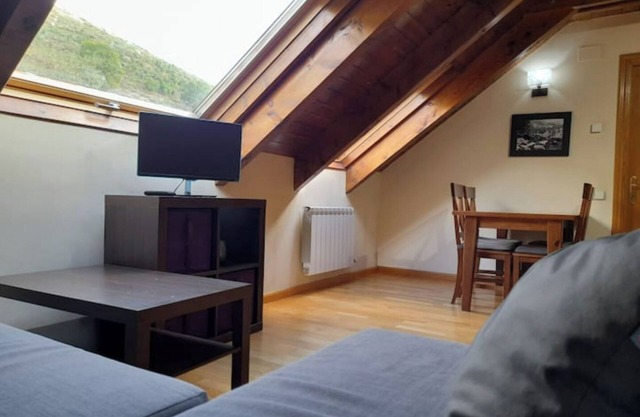 Apartamento abuhardillado con velux erta 3