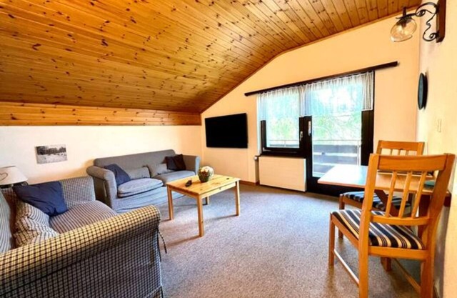 Attic apartment with fantastic mountain views for 1-4 people