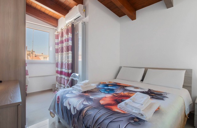 Attica BeB - Habitación 'Red' con terraza compartida, Wi-Fi y aire acondicionado