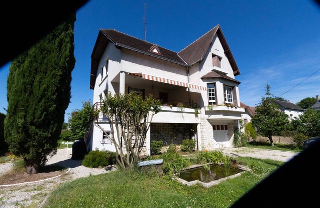 Pleasant villa with heated pool near Zoo Beauval and Chateau