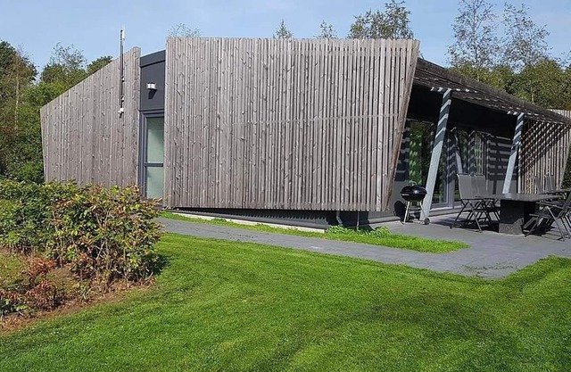 Amplia y moderna villa para grupos en la naturaleza de Noordwoldse