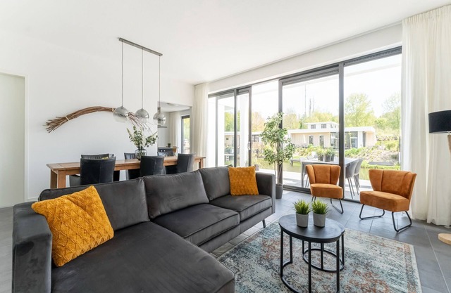 Atractiva villa en Zeewolde con jardín