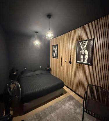 Au bât Tournai adult only