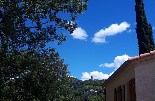Au Calme, Proche des Sites Touristique, la Maison Près de la Cascade
