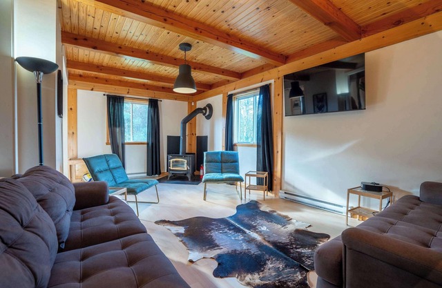 Au Chic Chalet des Chutes | Chic Cottage | Spa