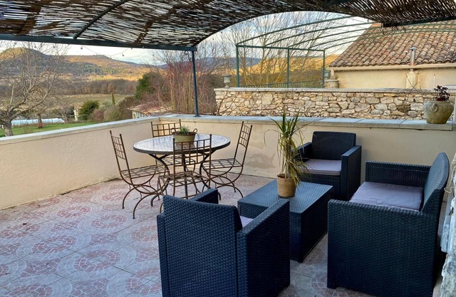 Au Coeur du Luberon un T3 Avec Piscine et Jardin