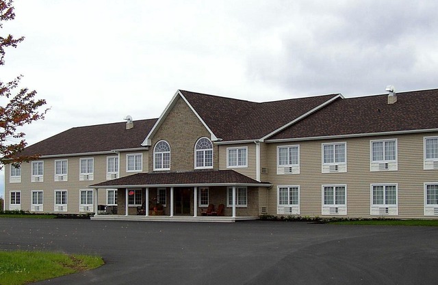 Auberge Bouctouche Inn & Suites