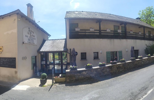 AUBERGE DU TARNON in the heart of the Cevennes mountains with your feet in the water animals welcome