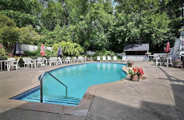 Auberge Lakeview Inn