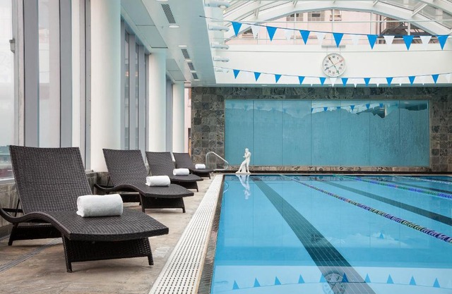 Auberge Vancouver Hotel