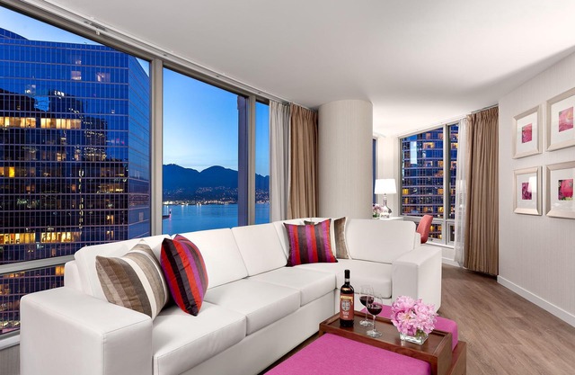 Auberge Vancouver Hotel