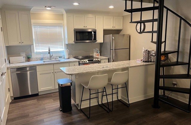 Auburn Game Day Condo 2-Blocks From Jordan Hare