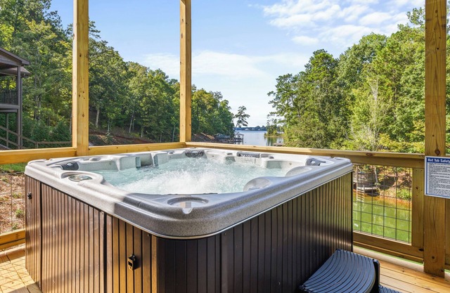 Oak Road Oasis! Newly built Home with Hot Tub, Fire Pit, King Beds, Sleeps 12!