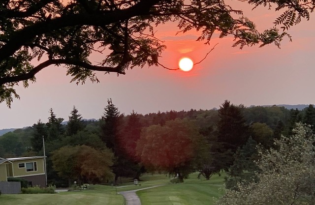 Book now for August & fall colors! Newly renovated, Close to beaches & golf