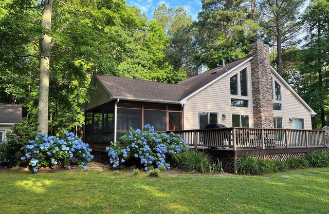 August weeks still available! Fish and crab from private, waterfront dock!