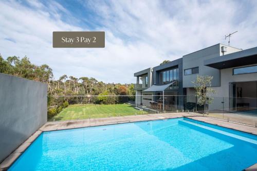 Augusta Private Acre Escape in Mount Martha with pool