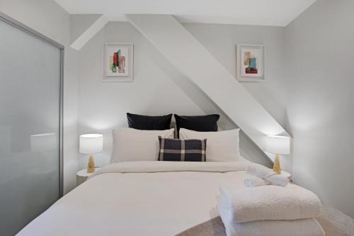 Augustus Harmony Apartment with Parking - Air-con
