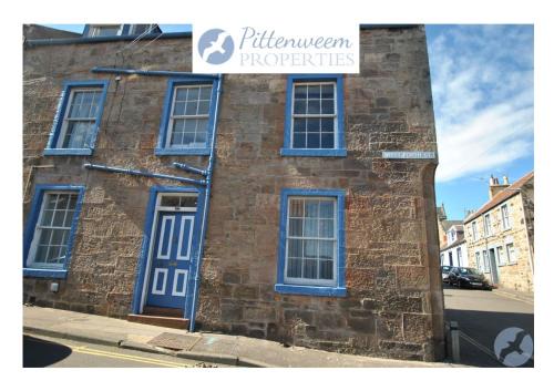 Auld Fishers Hoist- traditional home by the sea
