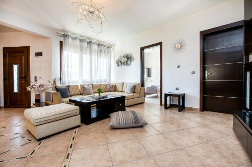 Aura House