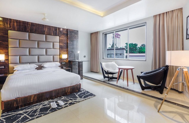 Aura One Hotel