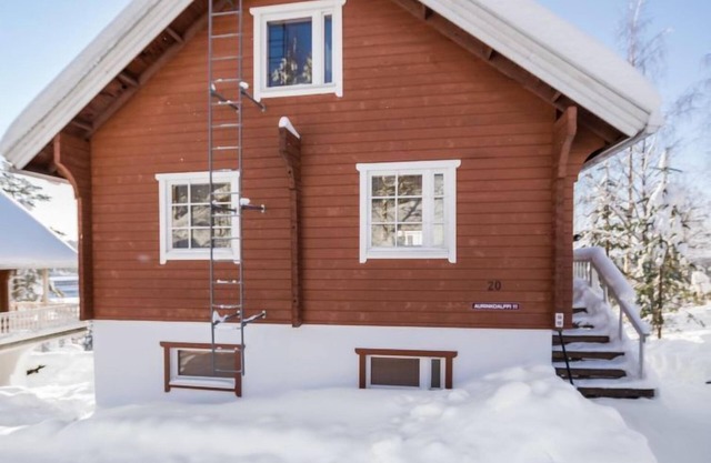 Aurinkoalppi 11a paritalon yläkerta by Interhome