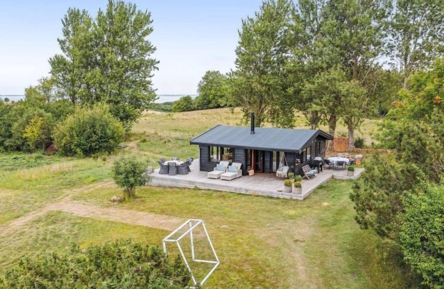 "Aurore" - 1.3km from the sea by Interhome