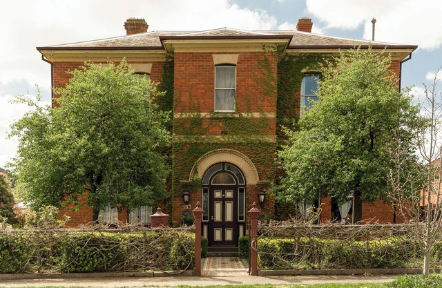 Aurum House: Heritage Style & Comfort for families, large groups, pet friendly