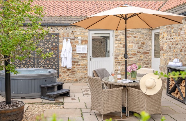 Austin - a cottage that sleeps 4 guests in 2 bedrooms