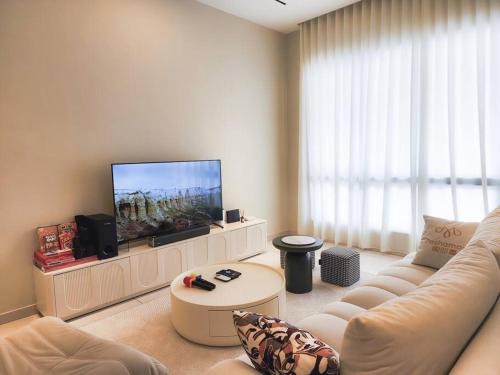 Austin Crest - Creamy X Mahjong X Karaoke X Staycation 4BR3B #10pax by Cowidea