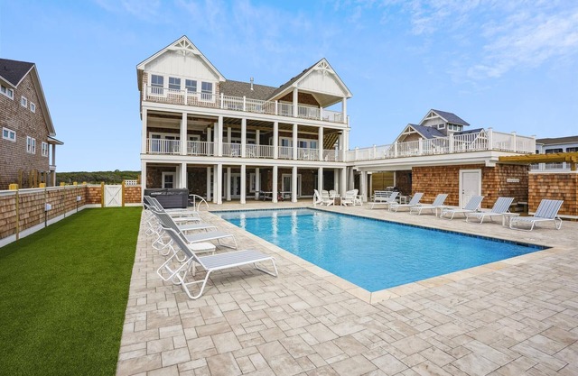 Austin -- New Construction Oceanfront 11BR with Elevator, Fire Pit, Pool, Fitness Room and More!