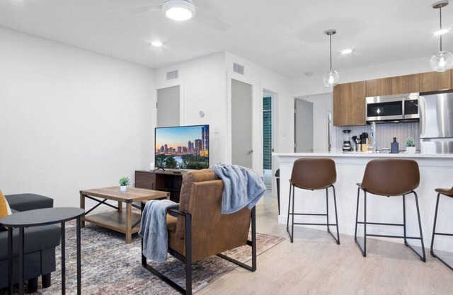 Brand New Unit, 5 min to Downtown Austin