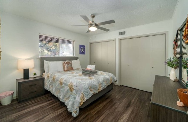 Austinite ~ Stylish, Fun & Cozy ~ Mins to Moody & DT