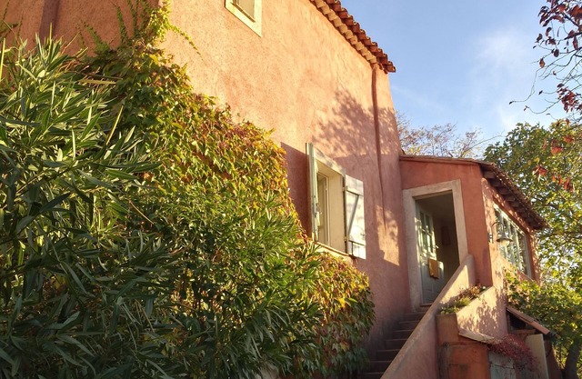 Casa de pueblo en la Provenza con magníficas vistas y jardín privado.