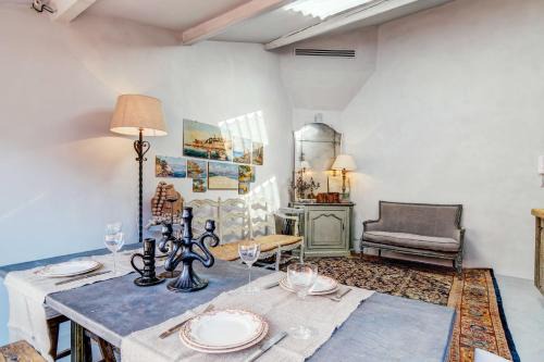 Authentic charming studio In the heart of Cannes