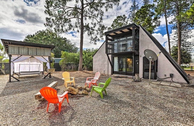 Authentic Clewiston Home w/ Outdoor Game Area