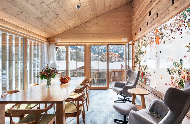 Authentic, comfortable chalet near Gstaad with breathtaking views