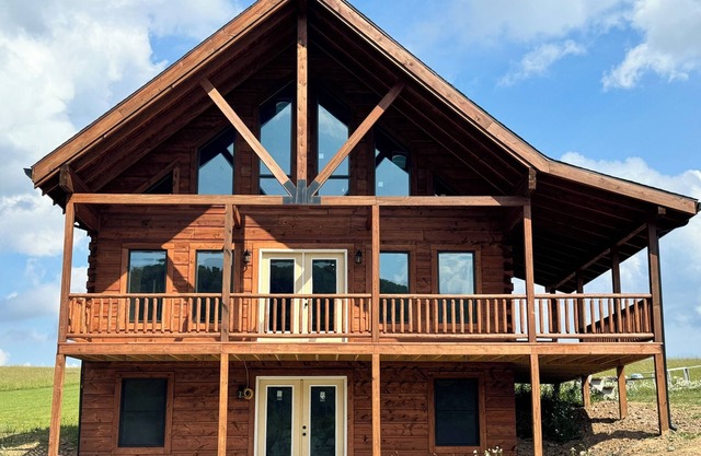 Authentic Hemlock Log Cabin 4 Bedroom Ski Chalet On Lake And Next To Ski Slopes