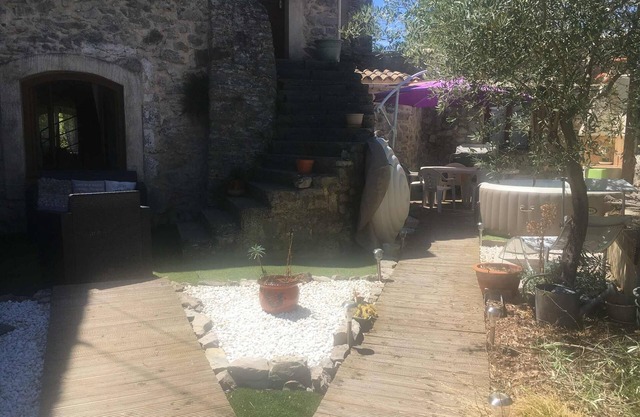 Authentic house in the heart of a quiet village