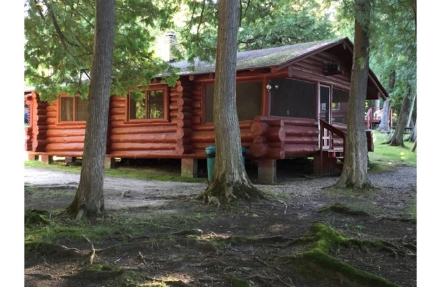 Authentic Log Cabin Pet Friendly Island Lake Northshore Bay Resort