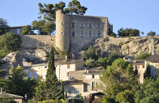 Auténtico Menerbes Casa de Pueblo con Aislado Jardín, Piscina y vista espectacular