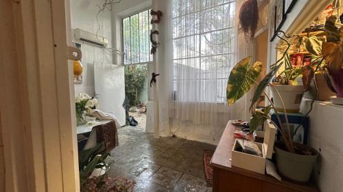 Authentic Neve Tzedek Apartment
