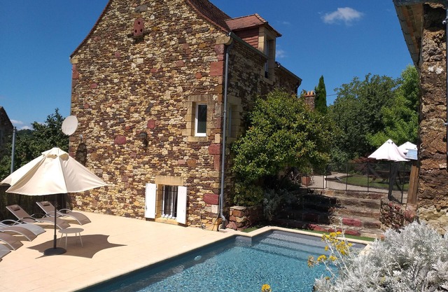 Auténtica casa de piedra Périgourdine (confort y piscina)