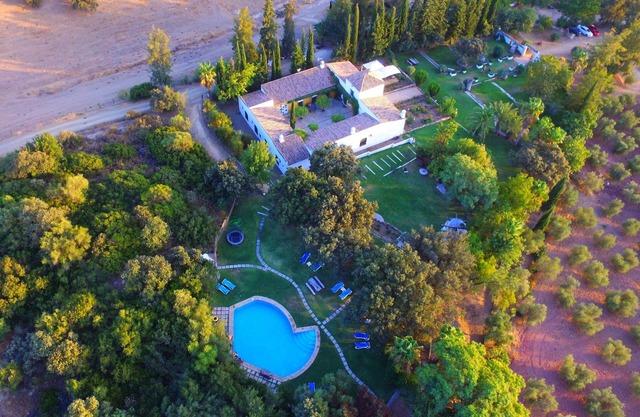 Auténtica casa real española con jardín y preciosa piscina