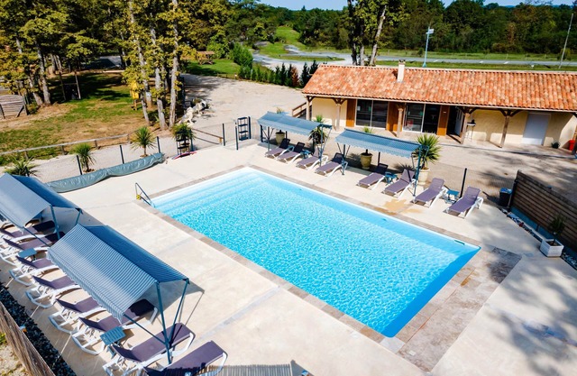 Authentic Stay in Dordogne – Comfortable Gîte with Heated Pool