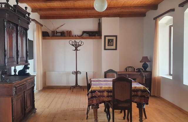 Authentic & stylish Bungalow and Artists residence in Kakheti, 2 km from Signagi