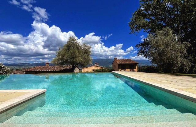Authentic Tuscan Villa close to Florence - Stunning Swimming Pool - Wi Fi