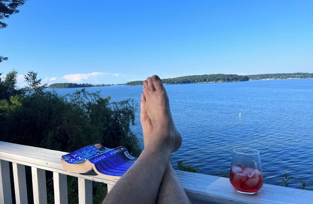 Lujo Premier Waterfront HGTV Style!